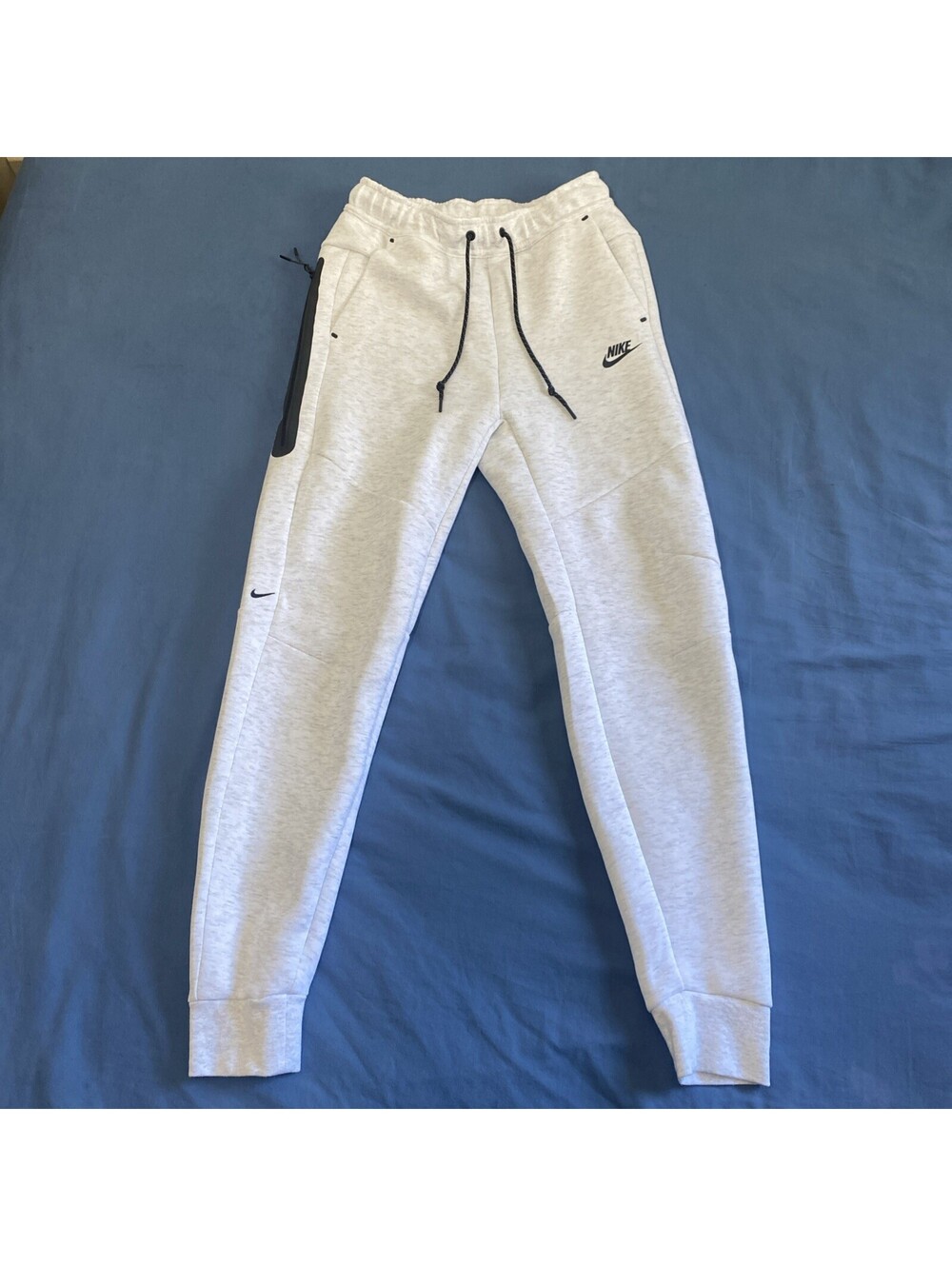 NWOT Nike Tech Fleece Sportswear Joggers Sweatpants White Size Small